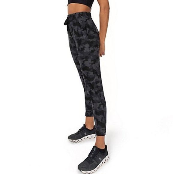 Brand New Kyodan Gray DAY-TO-DAY ENERGIZE CAMO JOGGERS - Picture 8 of 10